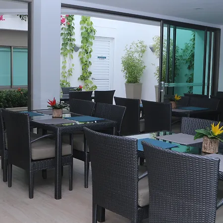 Hotel Varanasi Boutique Aeropuerto 4*