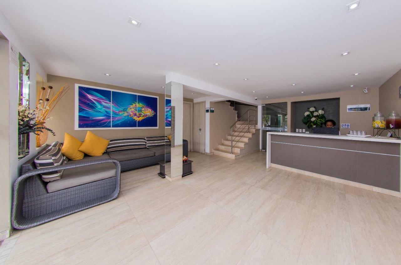 Varanasi Boutique Aeropuerto Hotel 4*