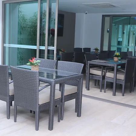 Hotel Varanasi Boutique Aeropuerto 4*